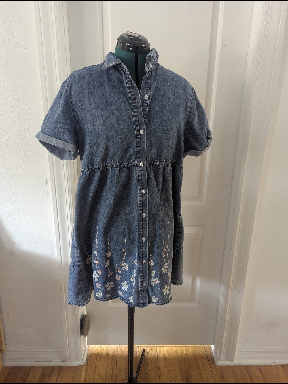 Source Unknown Blue Denim Button-Front Midi Dress with Floral Embroidery